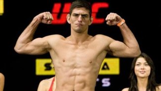 Paulo Thiago срещу Lance Benoist през май