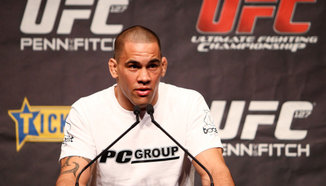 James Te Huna замества Ryan bader срещу Glover Teixeira
