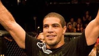 Thales Leites подписа отново с UFC