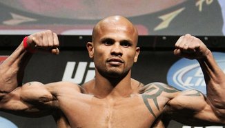 MMA боец в тежко състояние след улично сбиване