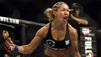 Cris Cyborg брутална отвсякъде
