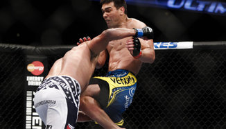 Защита от събаряния и много удари е стратегията на Machida срещу Davis