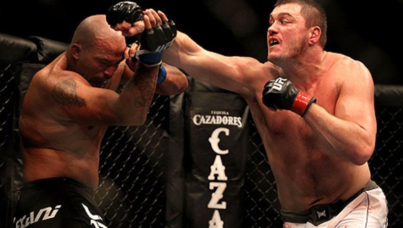 Matt Mitrione срещу Shawn Jordan през март