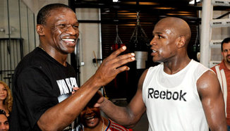 Бащата на Mayweather нарече Maidana 'MMA боец'