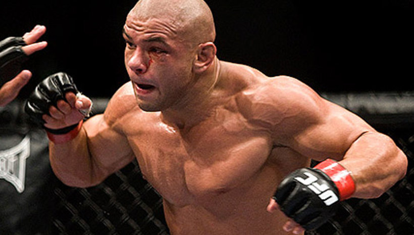 Thiago Alves срещу Jordan Mein на 16 август