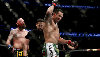 Junior dos Santos залага на Werdum срещу Velasquez