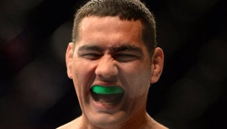 Chris Weidman и Vitor Belfort отпадат от UFC 181, Hendricks излиза срещу Lawler