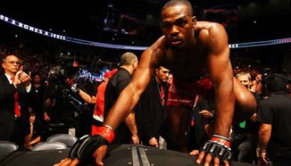 Winkeljohn: Jon Jones понякога се мотае с идиоти