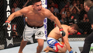 Kelvin Gastelum иска обратно в полусредната категория