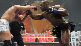 Melvin Manhoef подписа със Strikeforce
