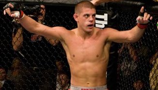 Joe Lauzon с евентуално участие на UFC 118 в Бостън