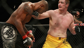 Matt Mitrione срещу Joey Beltran вероятно в UFC 117