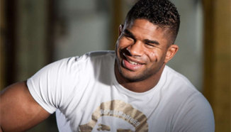 Alistair Overeem се цели във Fabricio Werdum