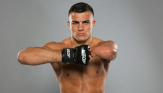 Ясен е опонентът на Nick Newell