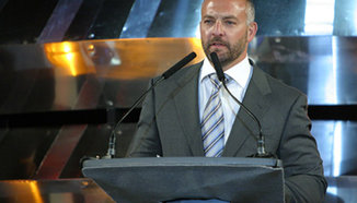 Strikeforce уеднаквява правилата си с тези на UFC
