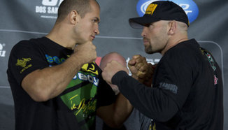 Снимки и видео от пресконференцията преди UFC 131: 'Dos Santos vs Carwin'