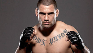 Cain Velasquez срещу Junior dos Santos през ноември
