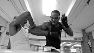 Jon Jones не е носител на титлата
