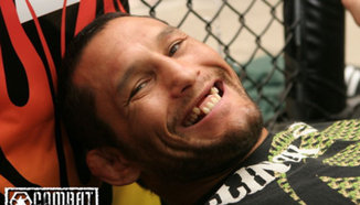Dan Henderson предизвика Jon Jones