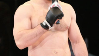 Mirko готов за Hong Man Choi