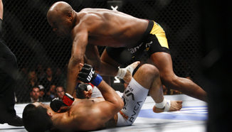 Anderson Silva: "Chael Sonnen не уважава абсолютно нищо"