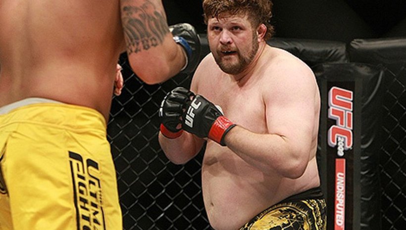 Roy Nelson срещу Antonio Silva на 26-ти май