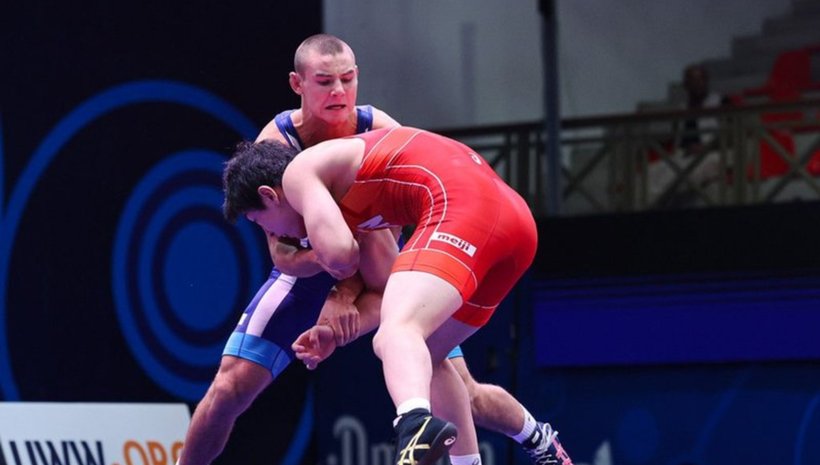 Динко Нейков стигна до битка за бронза на световното по борба за кадети
