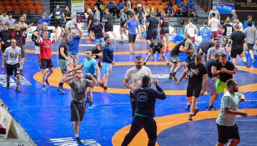 Самоков посреща шампионата за юноши и девойки