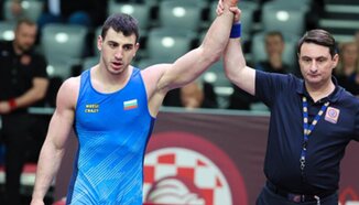 Семен Новиков стартира на 'Никола Петров', Милов се завръща