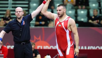 Милов и Амаев са на полуфиналите на Евро 2025