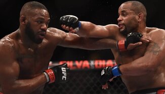 Джоунс отдава почит на Кормие: Човек, на когото се стремя да приличам