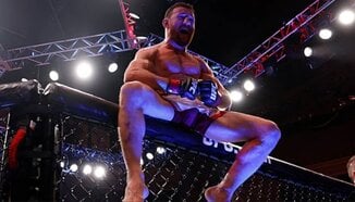 Мераб Двалишвили приветства битка с Кори Сандхаген