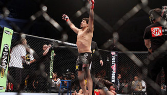 Gilbert Melendez ще защитава титлата си срещу Pat Healy