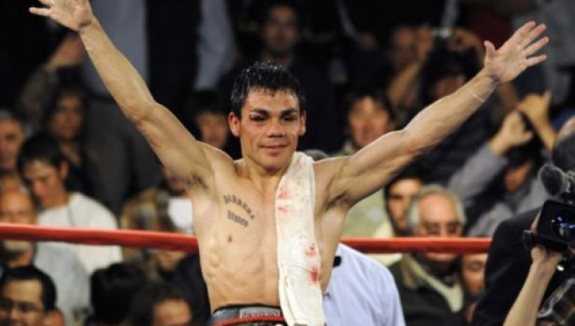 Ревеко залага титлата